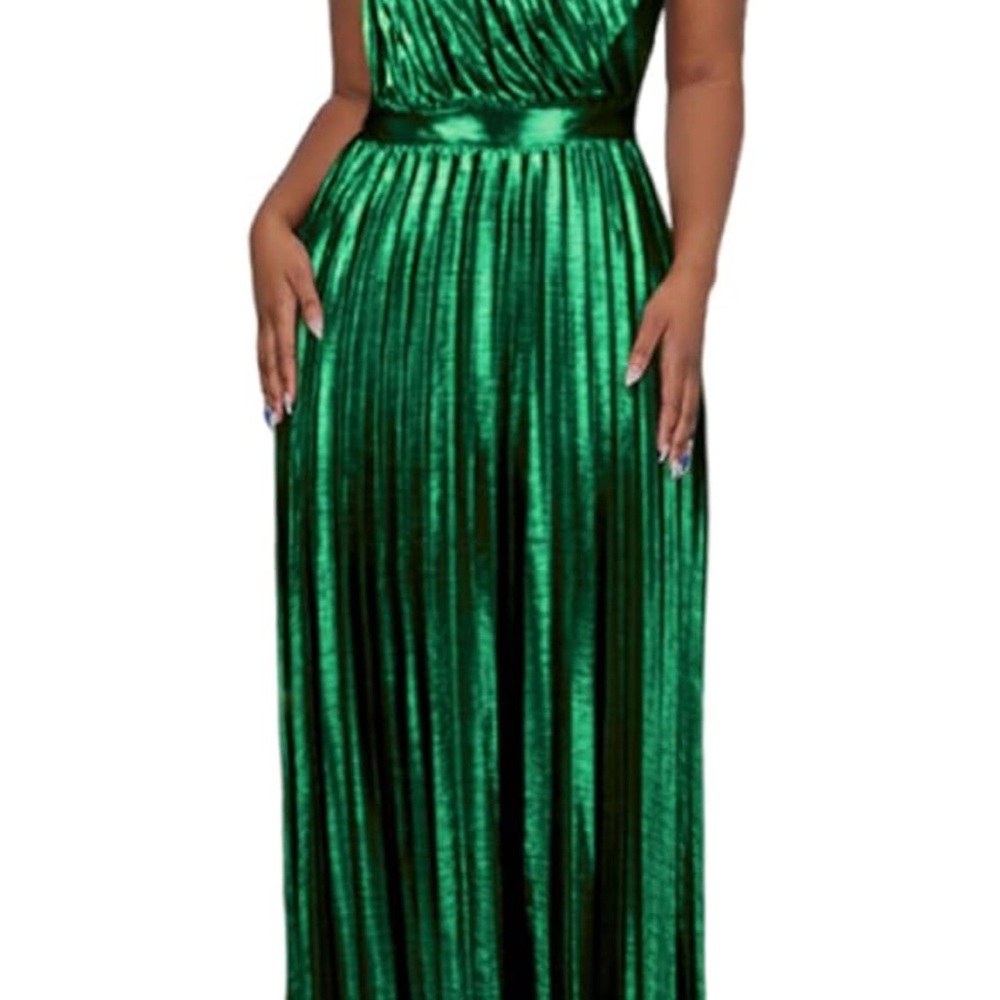 Stunning Emerald One Shoulder Dress
